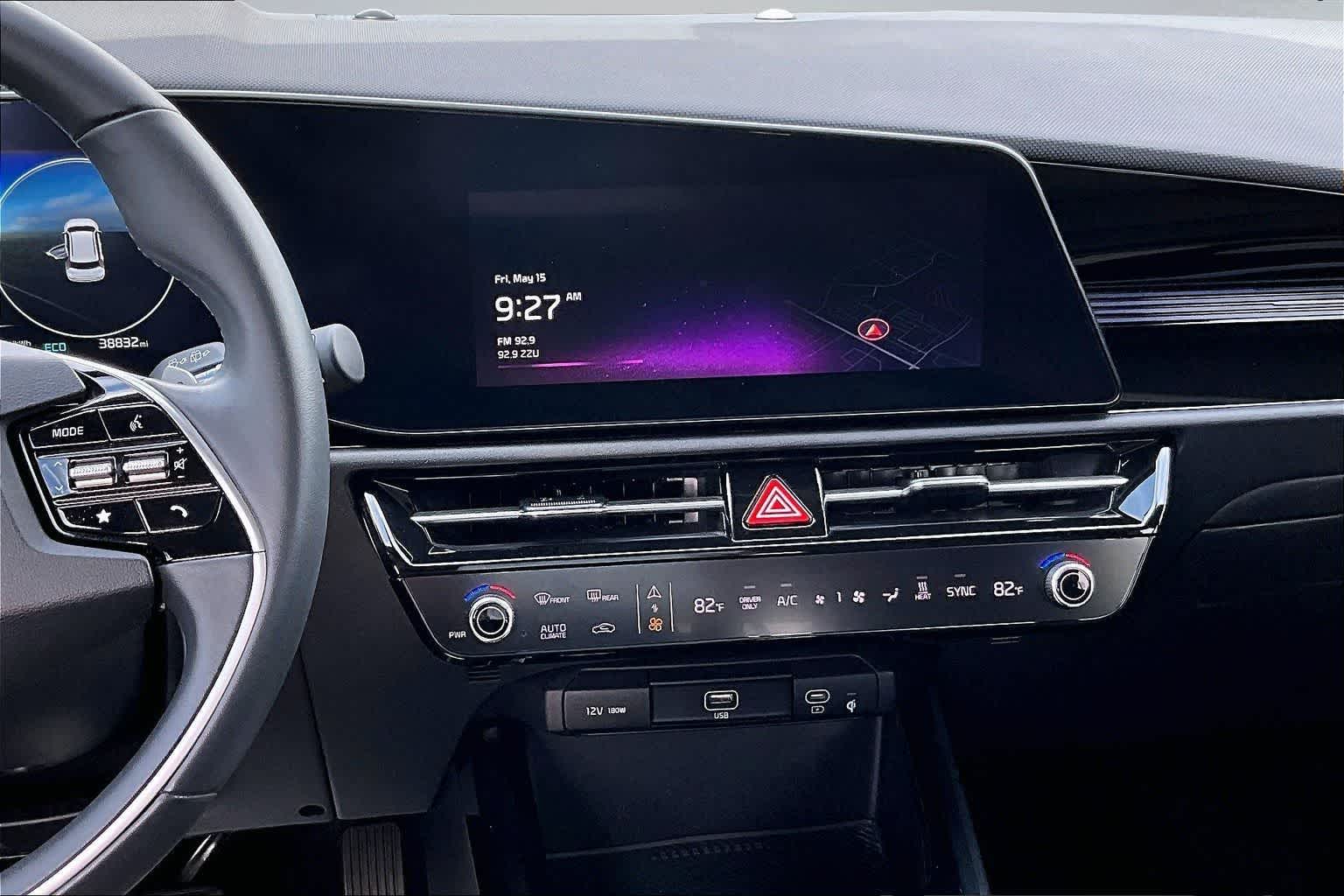 Thumbnail: 2023 Kia Niro - 15