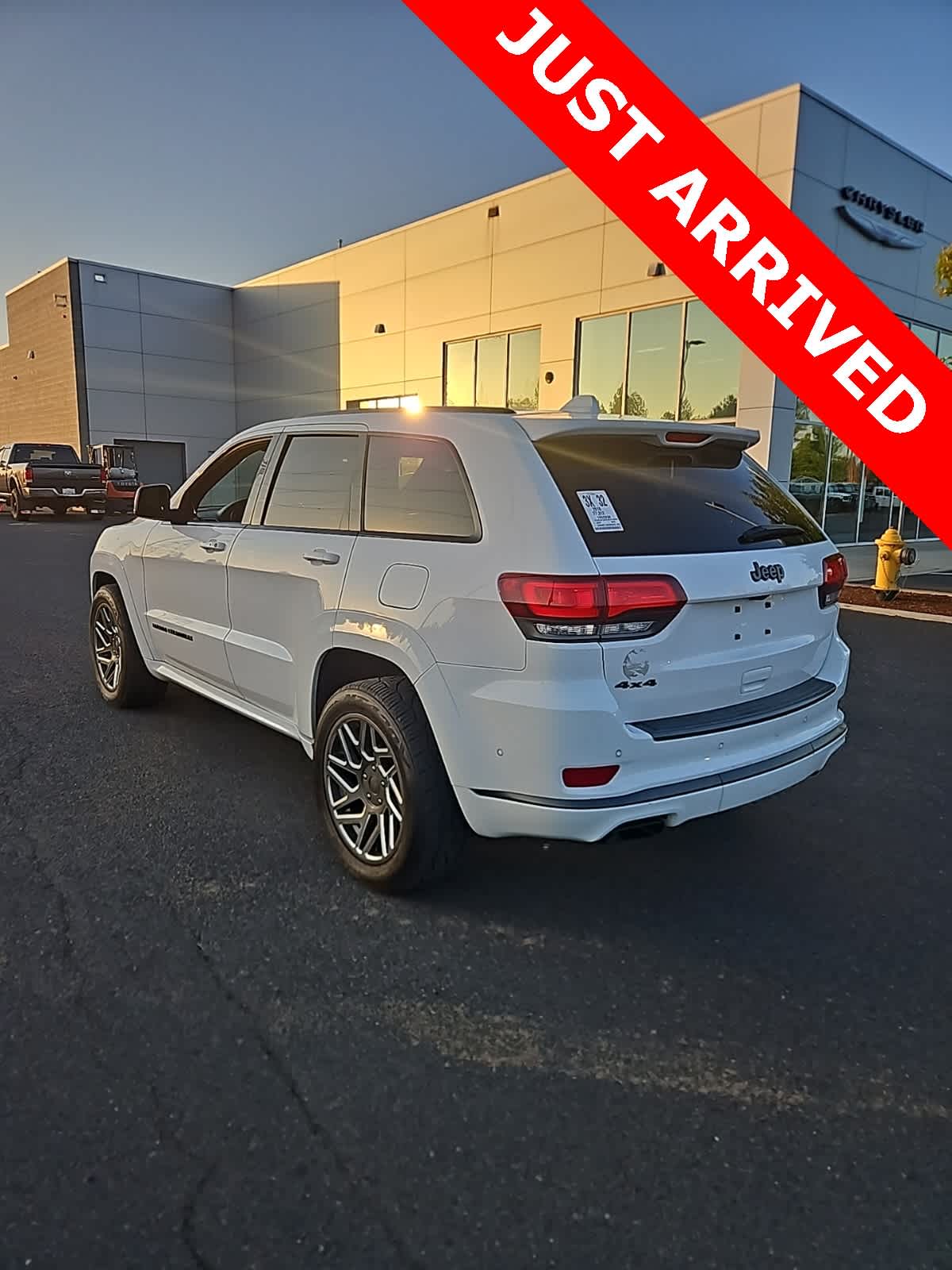 Thumbnail: 2018 Jeep Grand Cherokee - 6