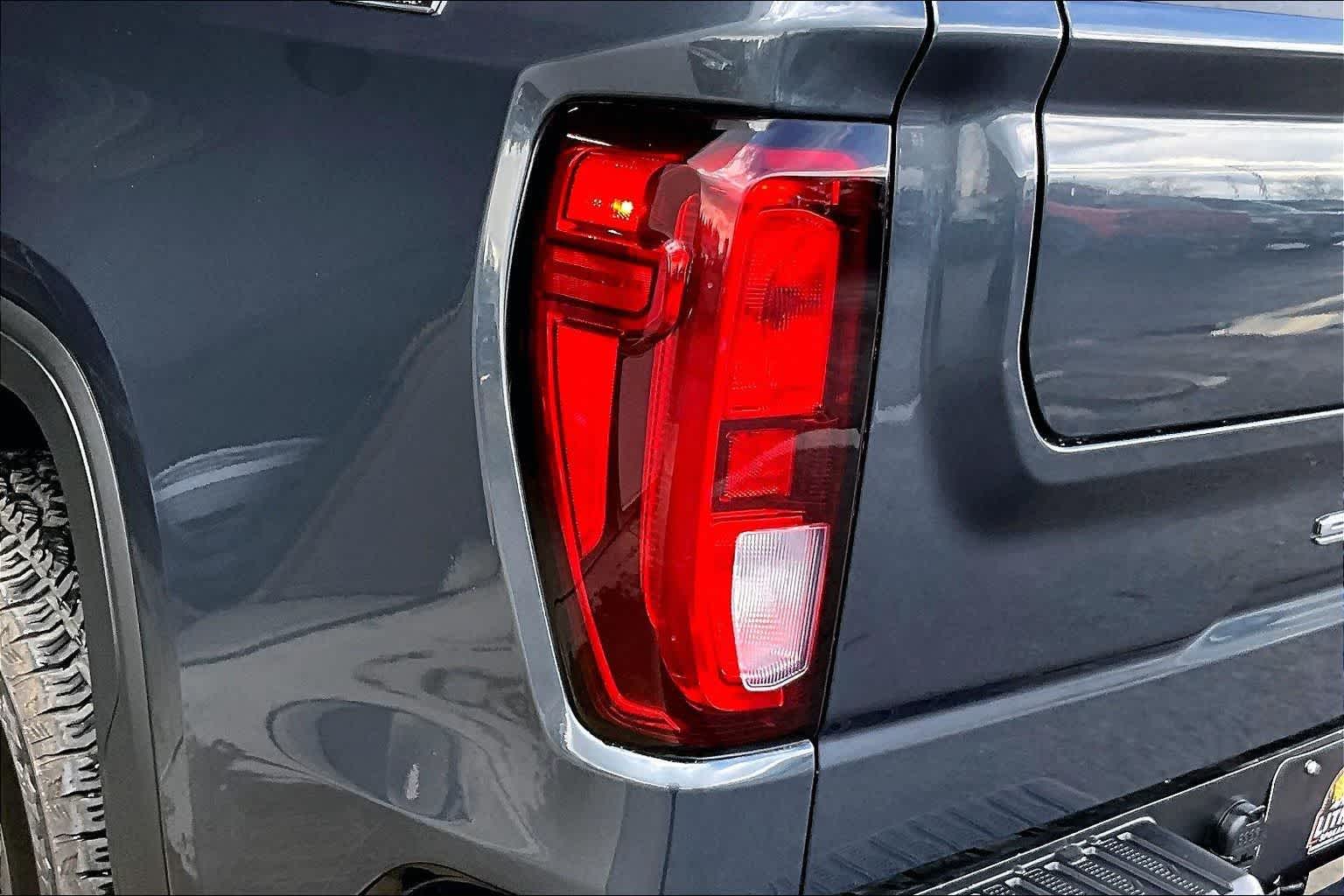 Thumbnail: 2021 GMC Sierra 1500 - 32