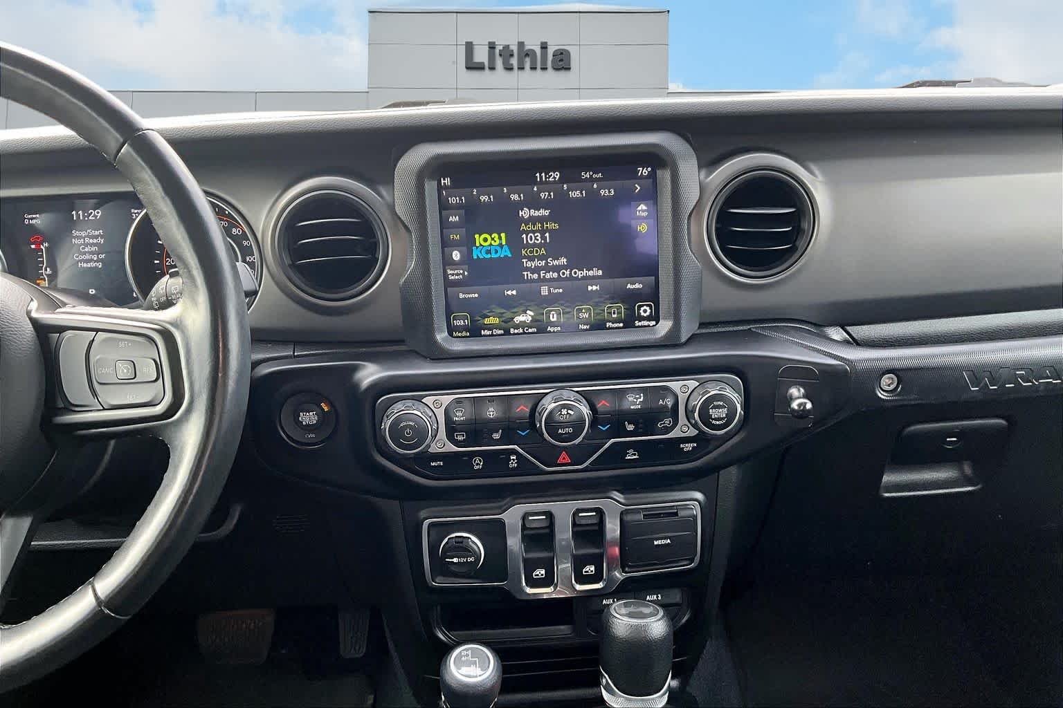 Thumbnail: 2022 Jeep Wrangler - 16