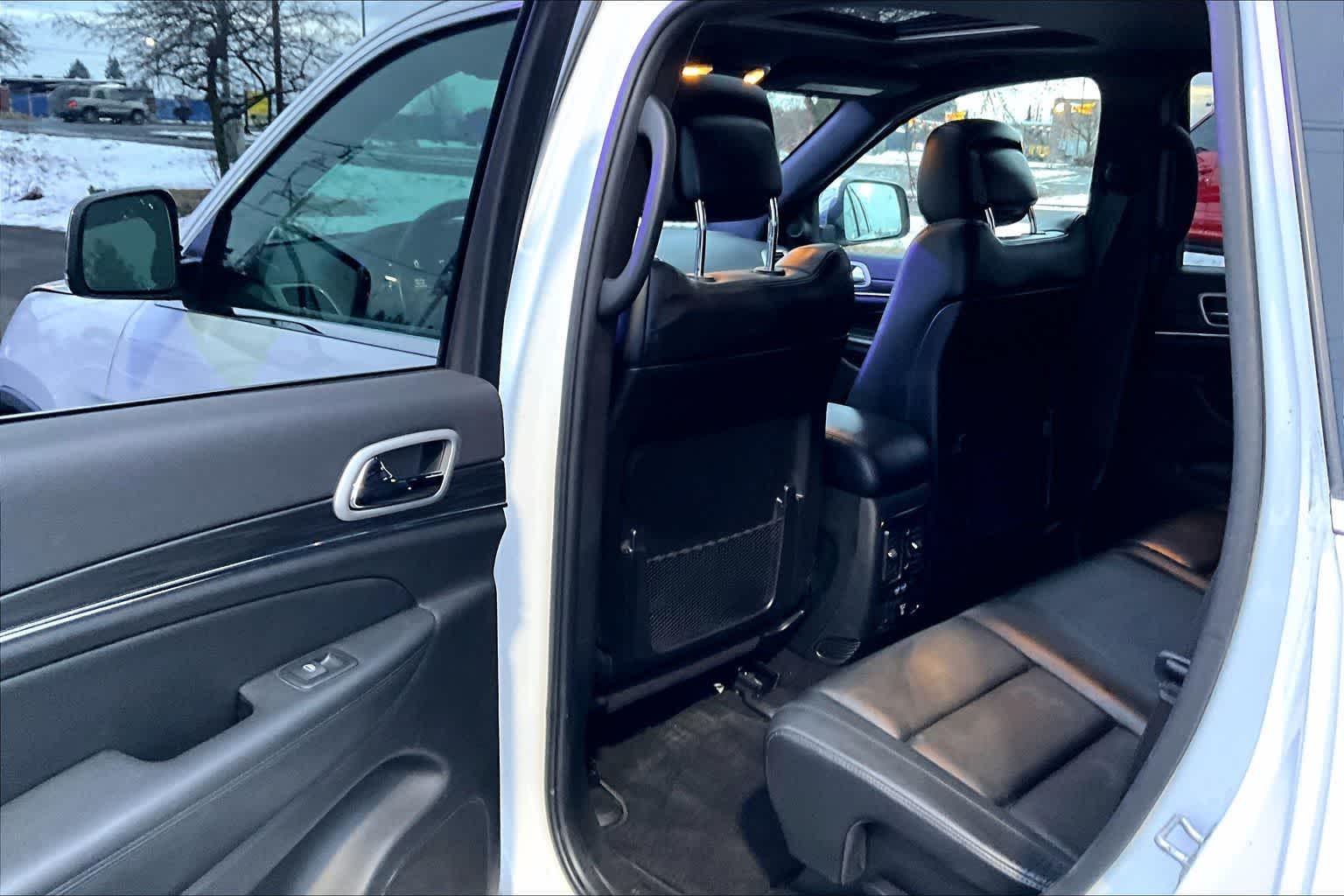 Thumbnail: 2021 Jeep Grand Cherokee - 12