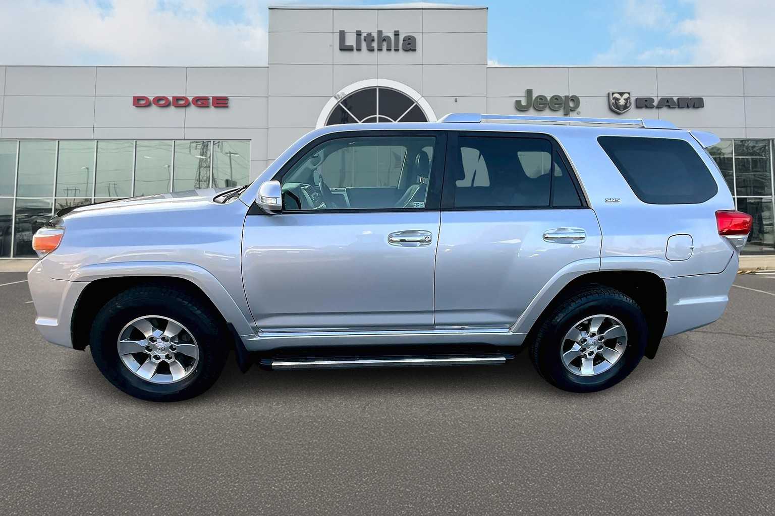 Thumbnail: 2012 Toyota 4Runner - 3