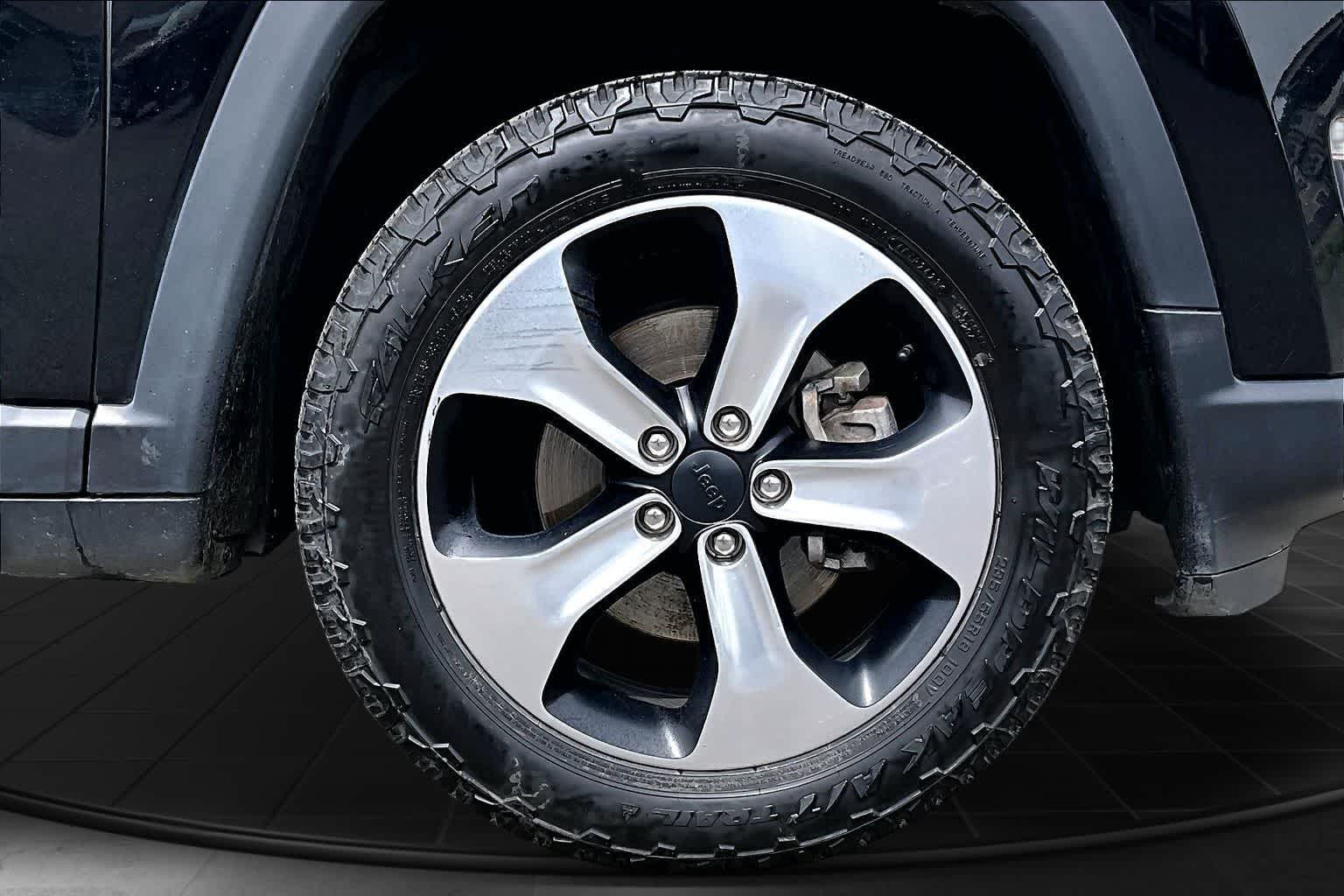 Thumbnail: 2018 Jeep Compass - 33