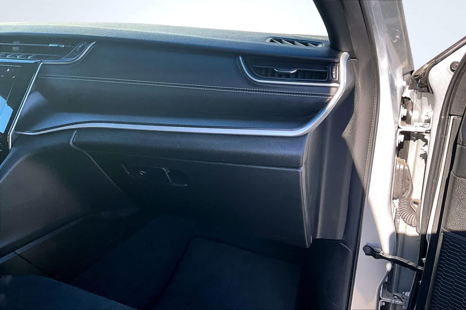 Thumbnail: 2024 Jeep Grand Cherokee - 24