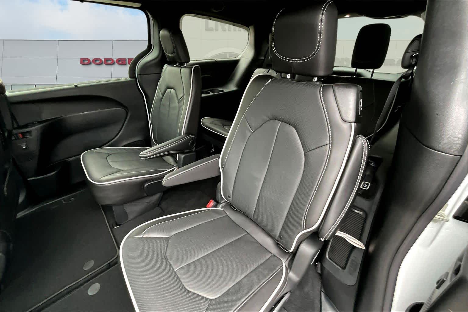 Thumbnail: 2026 Chrysler Pacifica - 13