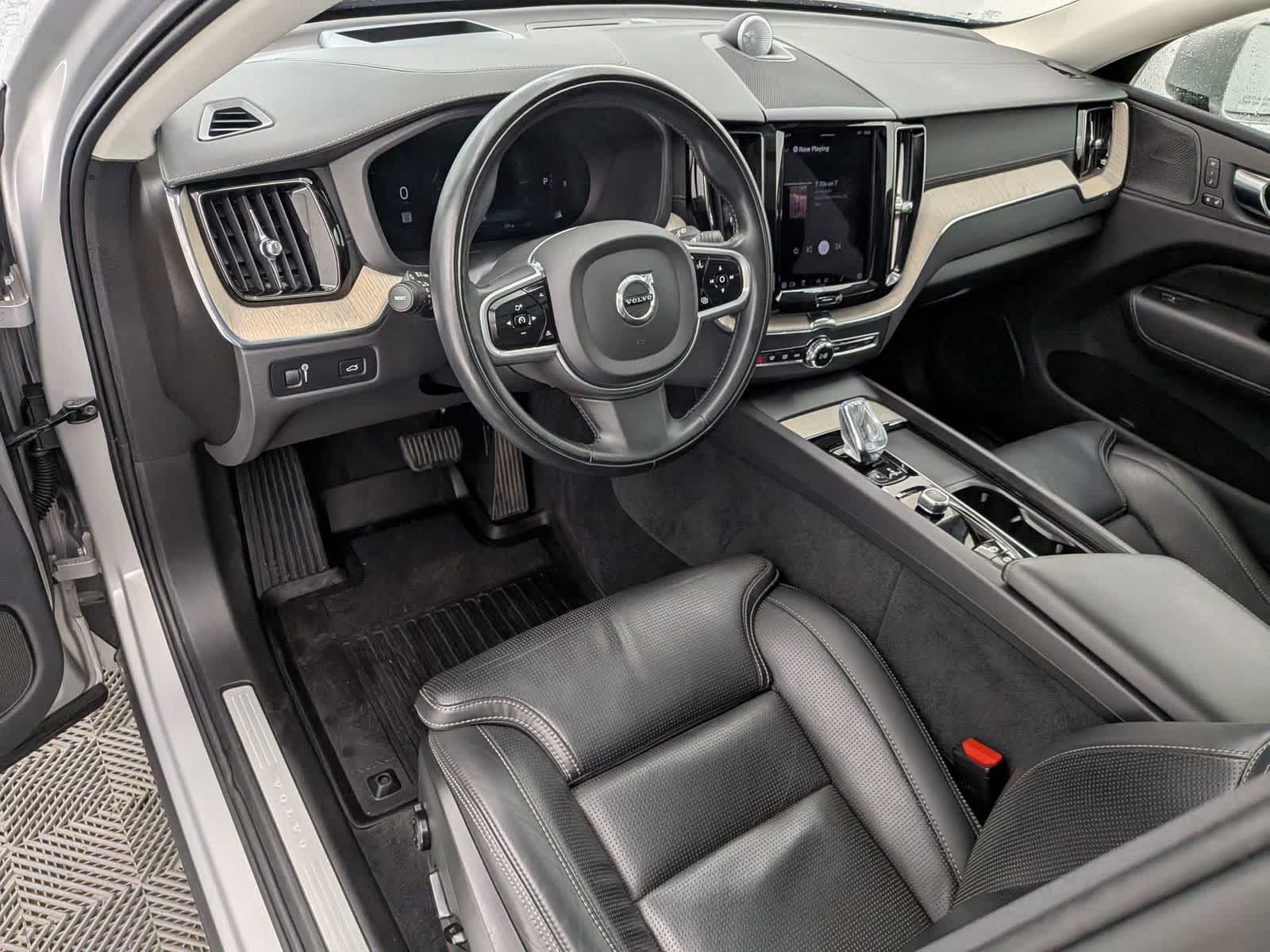 Thumbnail: 2022 Volvo XC60 - 2