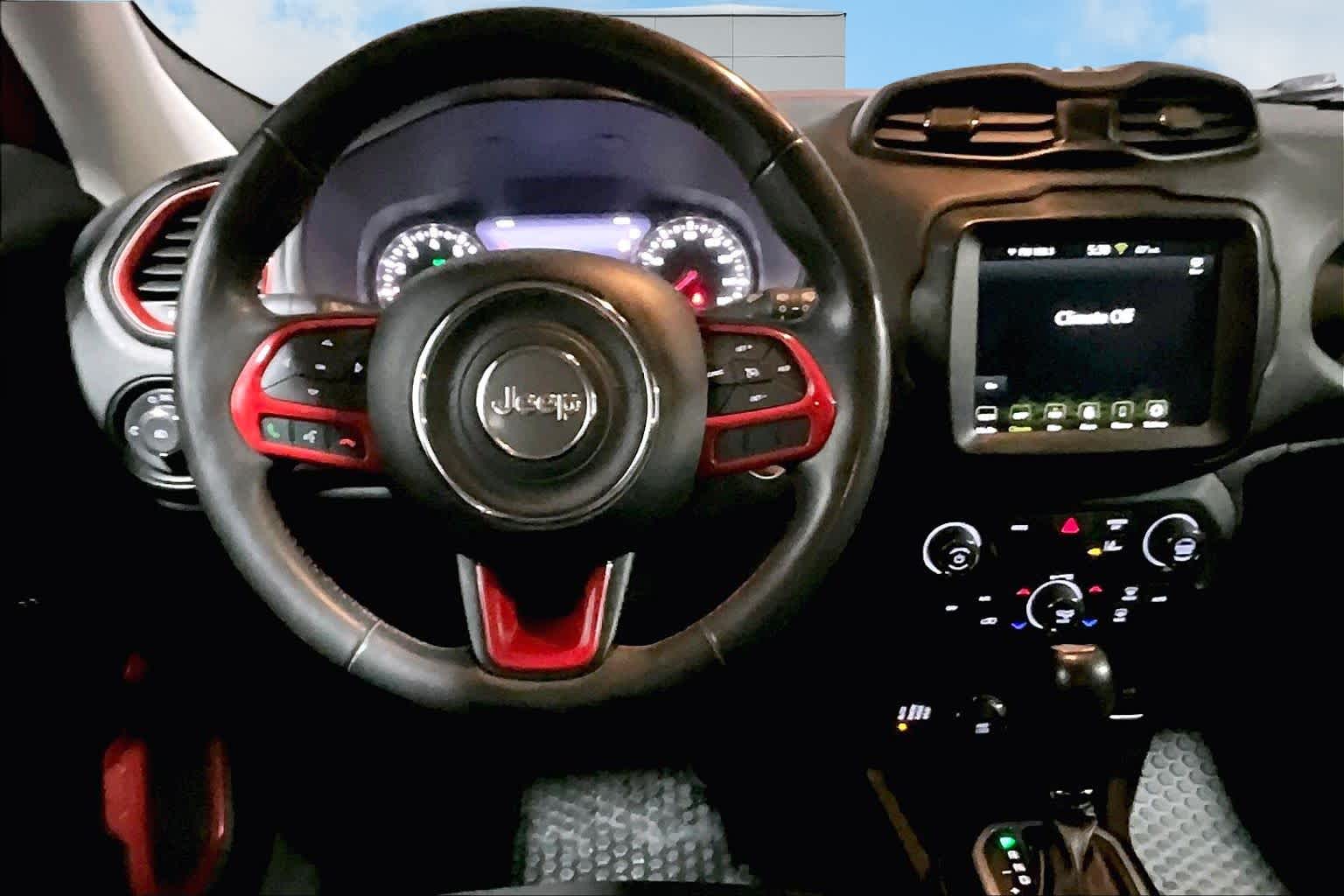 Thumbnail: 2022 Jeep Renegade - 15