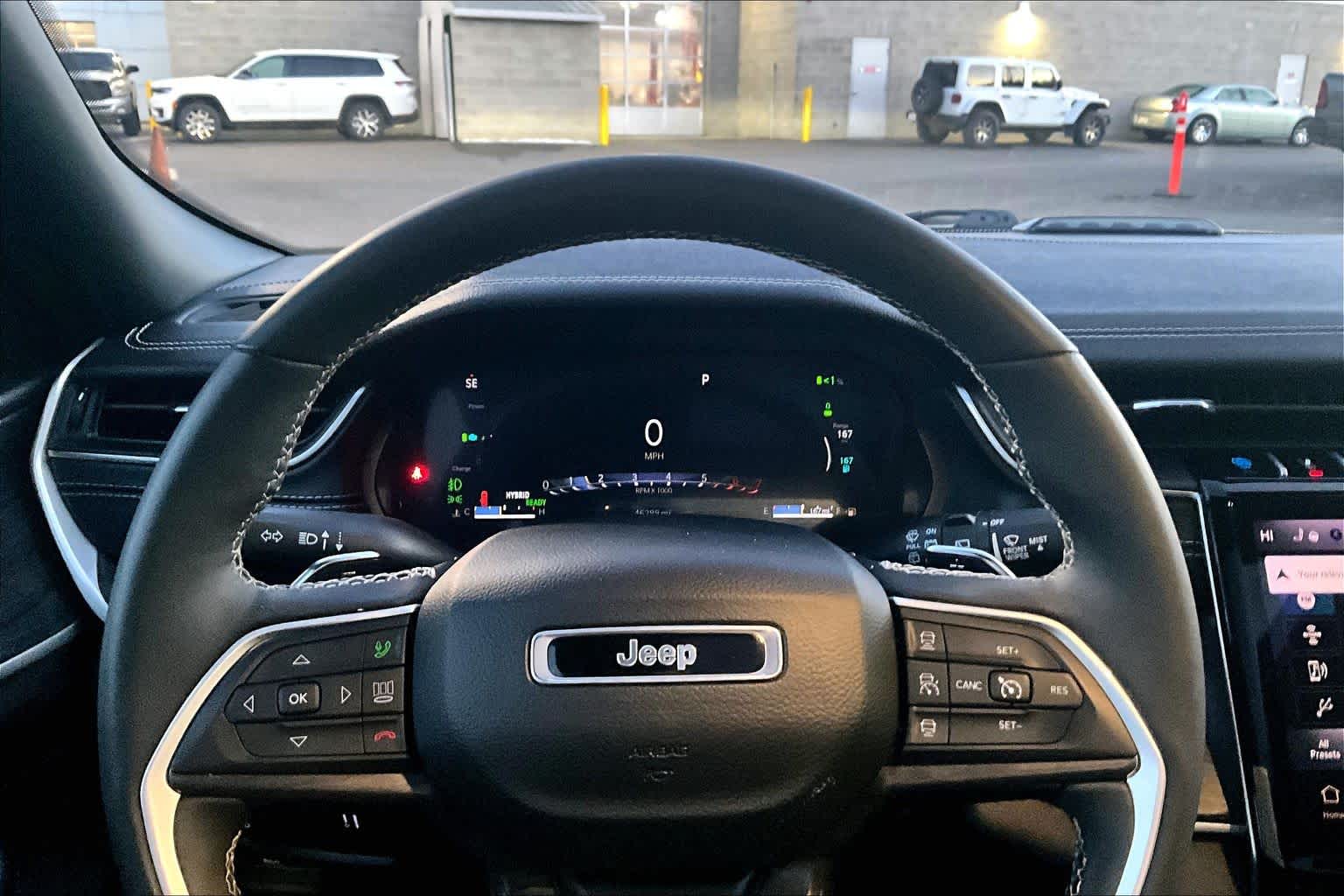 Thumbnail: 2024 Jeep Grand Cherokee - 18