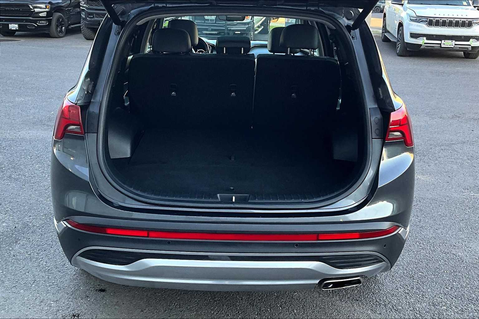 Thumbnail: 2023 Hyundai Santa Fe - 19