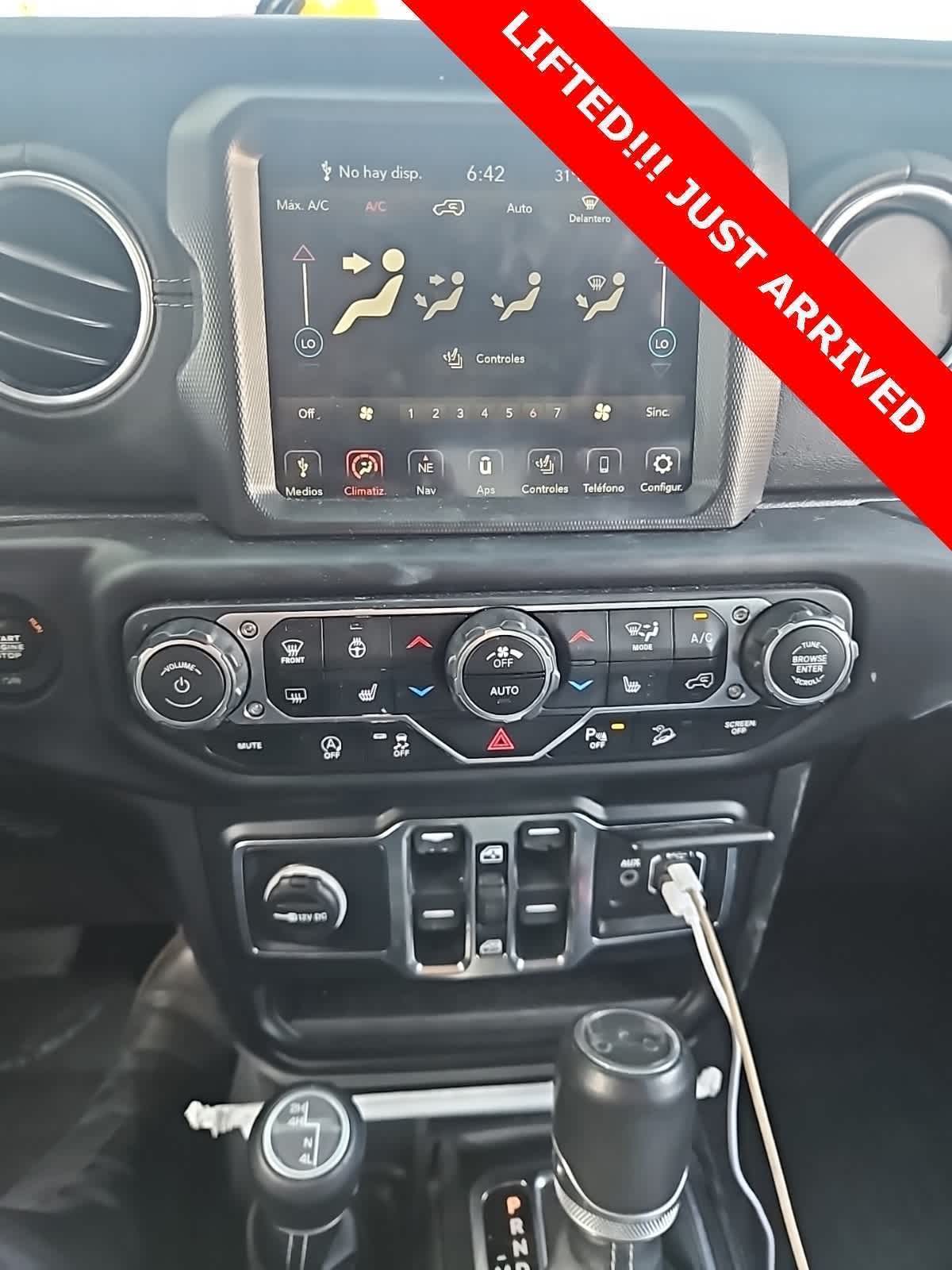 Thumbnail: 2019 Jeep Wrangler - 9