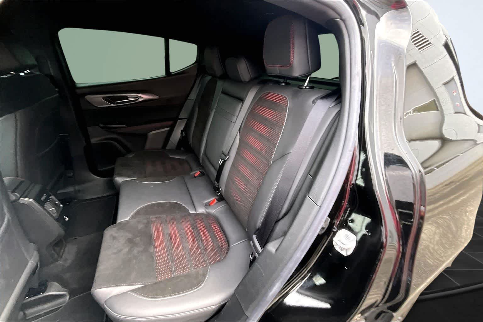 Thumbnail: 2023 Dodge Hornet - 13