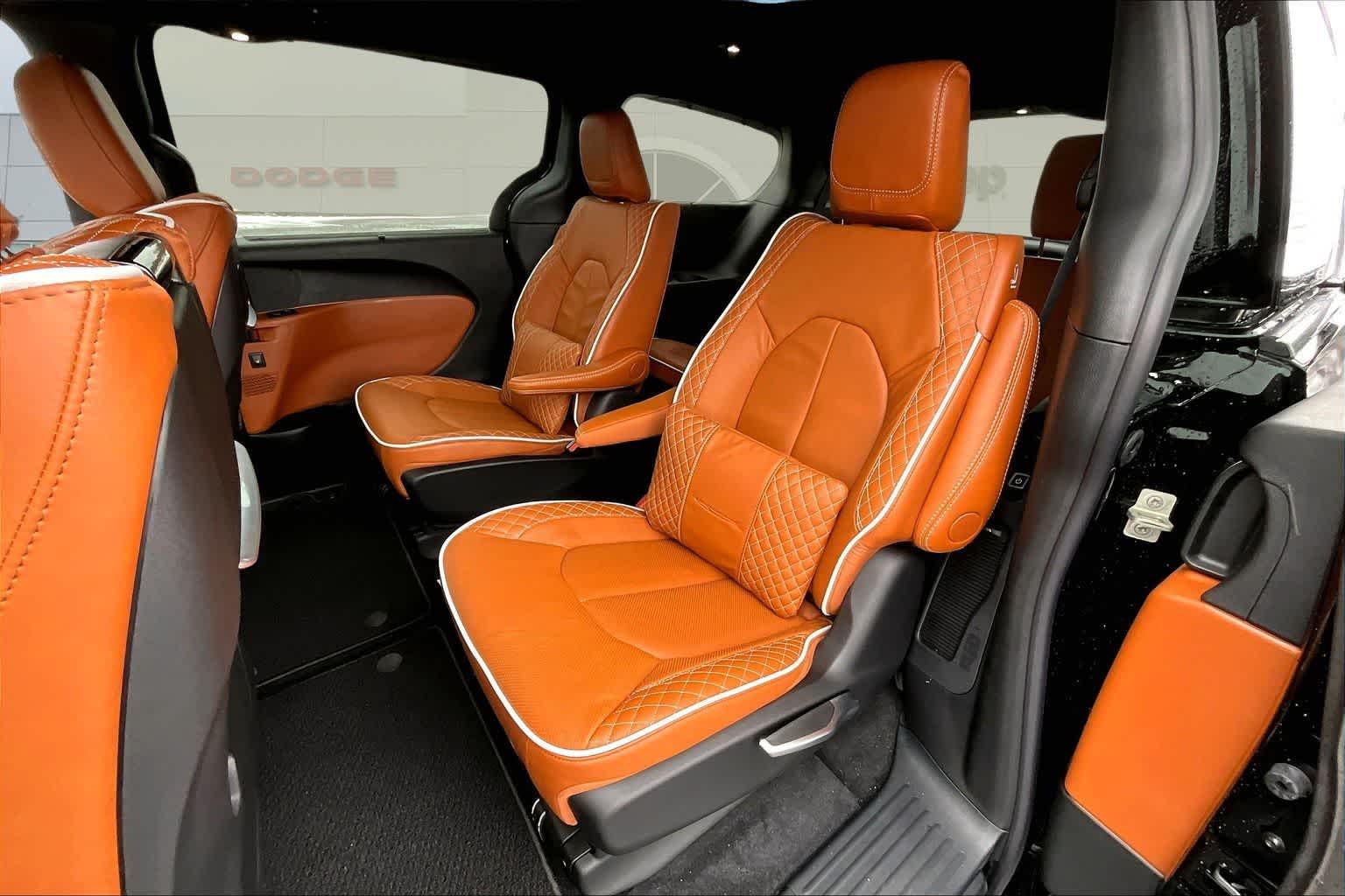 Thumbnail: 2026 Chrysler Pacifica - 13