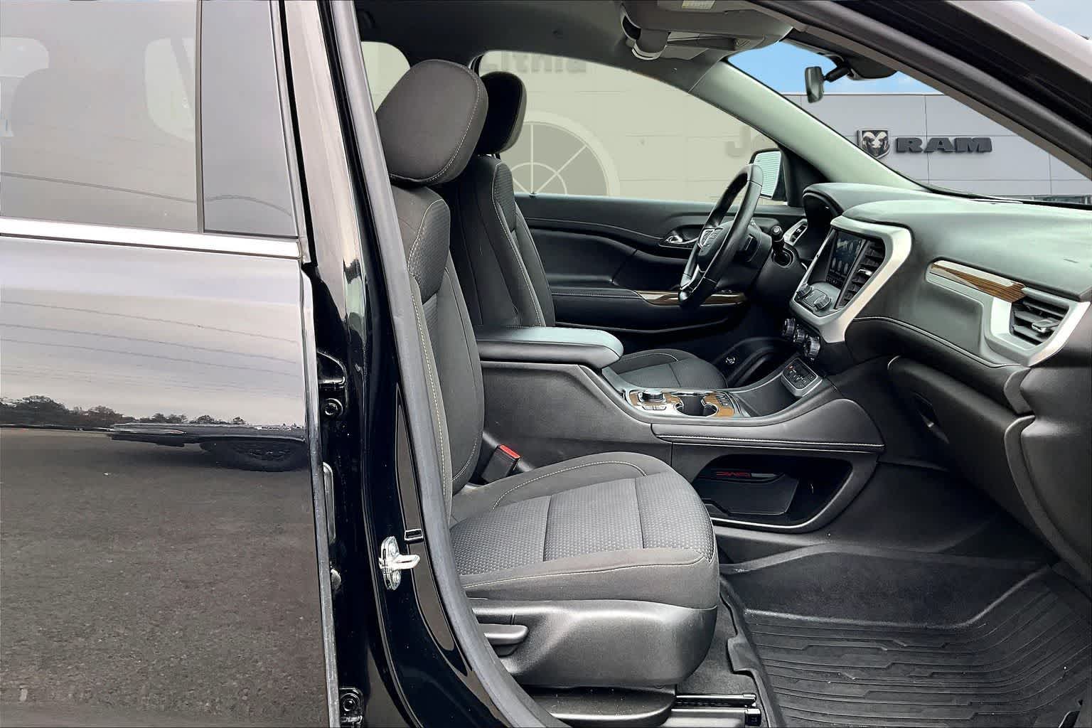 Thumbnail: 2023 GMC Acadia - 14