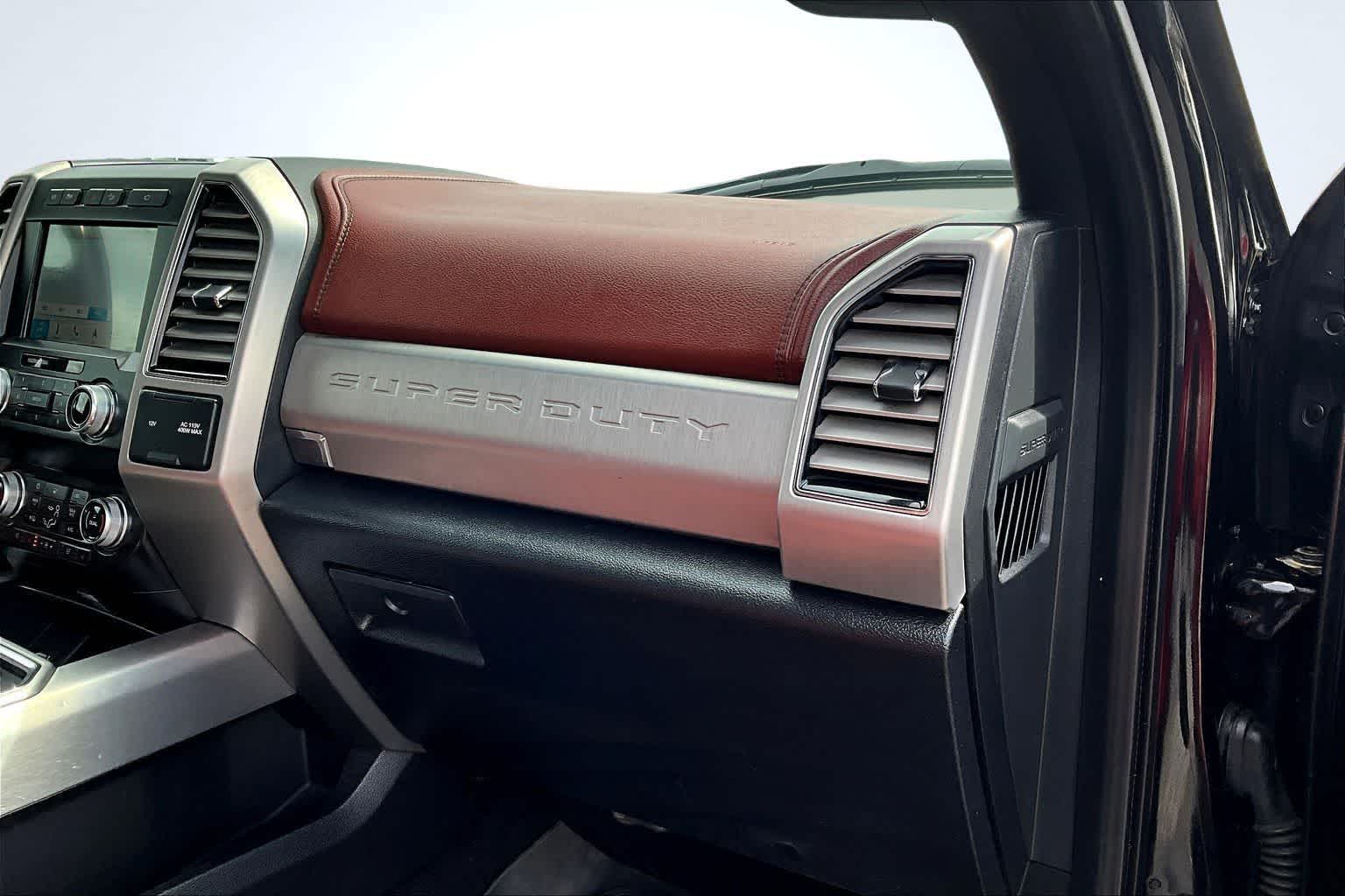 Thumbnail: 2019 Ford Econoline - 24