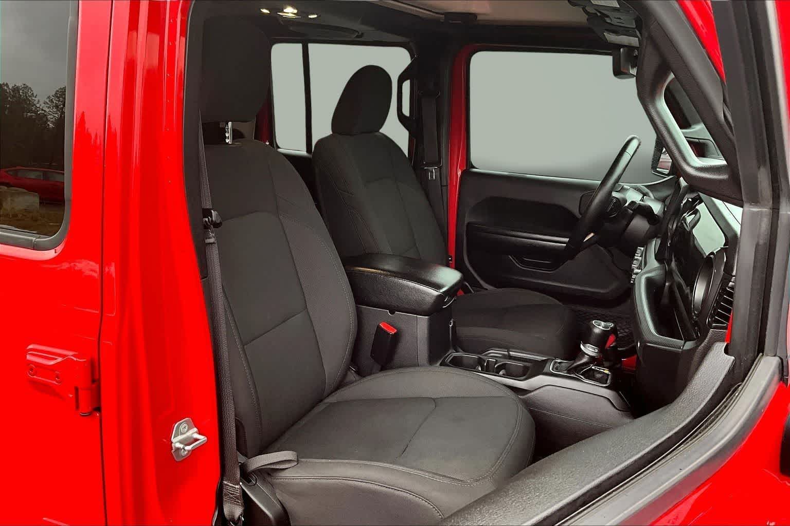 Thumbnail: 2021 Jeep Gladiator - 14