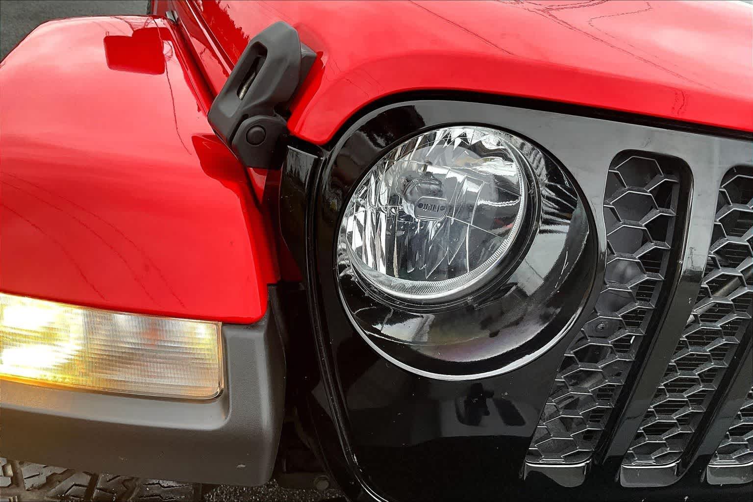 Thumbnail: 2021 Jeep Gladiator - 31