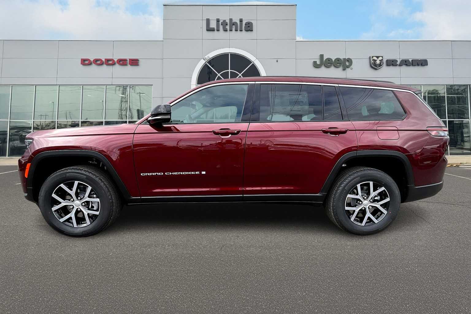 2025 Jeep Grand Cherokee Limited photo 2