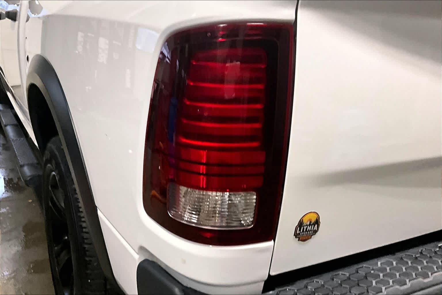 Thumbnail: 2020 RAM 1500 Classic - 32