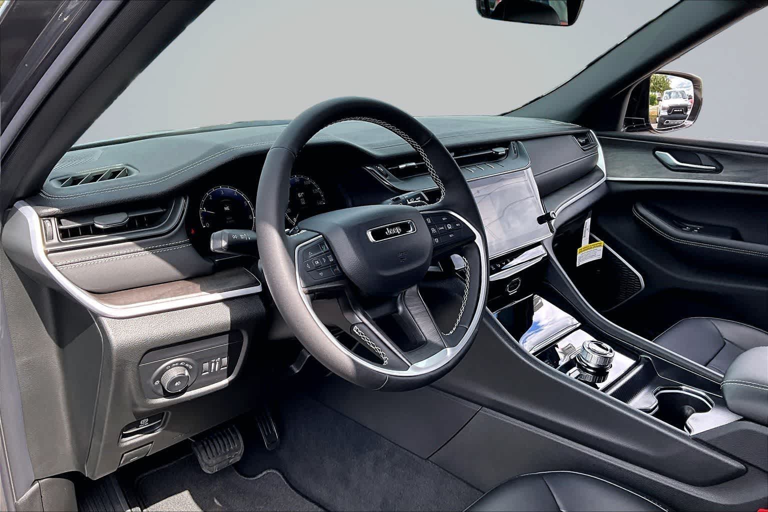 Thumbnail: 2026 Jeep Grand Cherokee L - 2