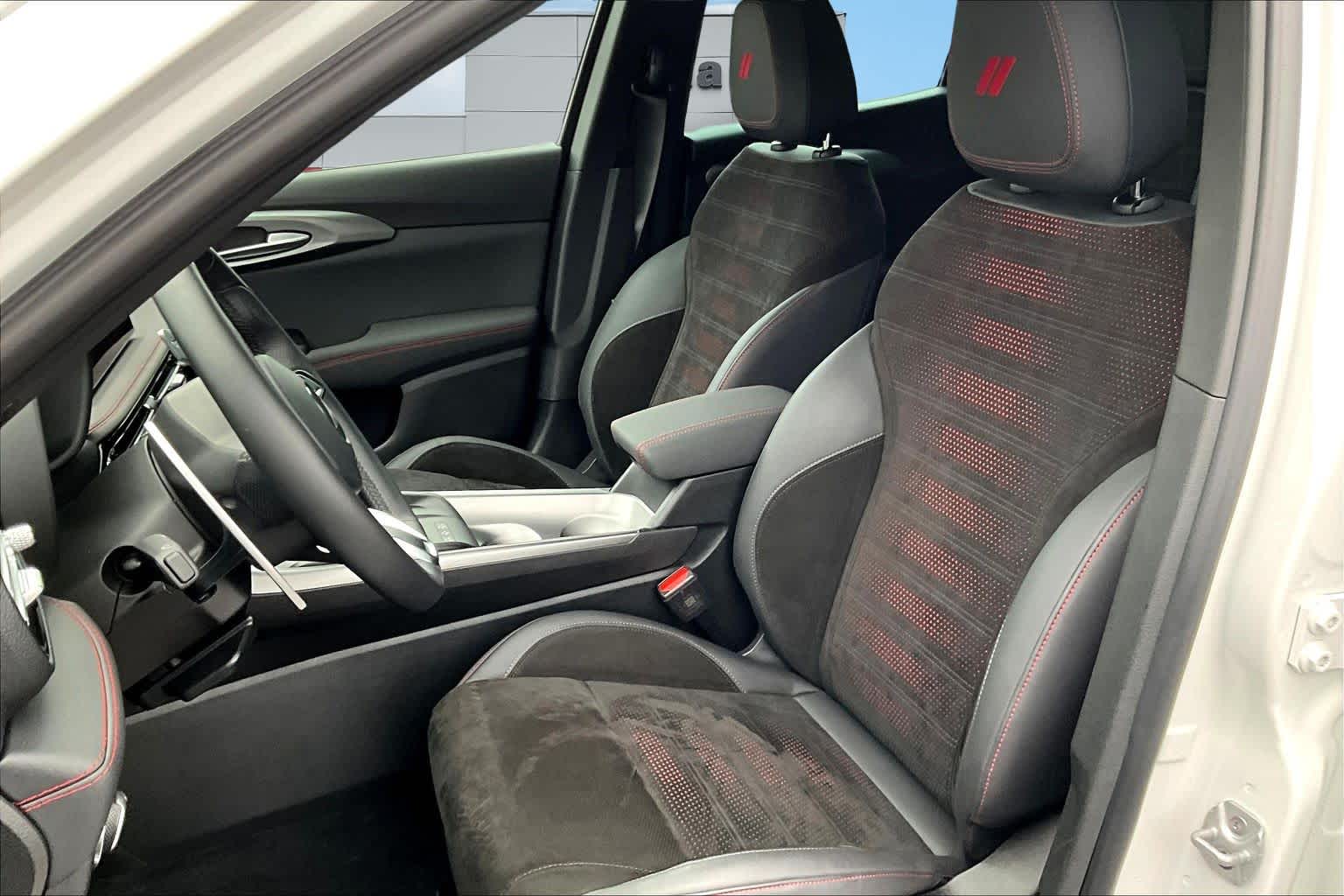 Thumbnail: 2025 Dodge Hornet - 11