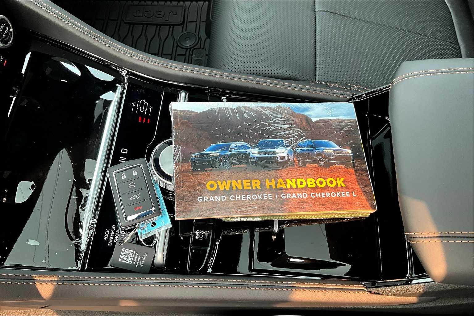 Thumbnail: 2025 Jeep Grand Cherokee - 20