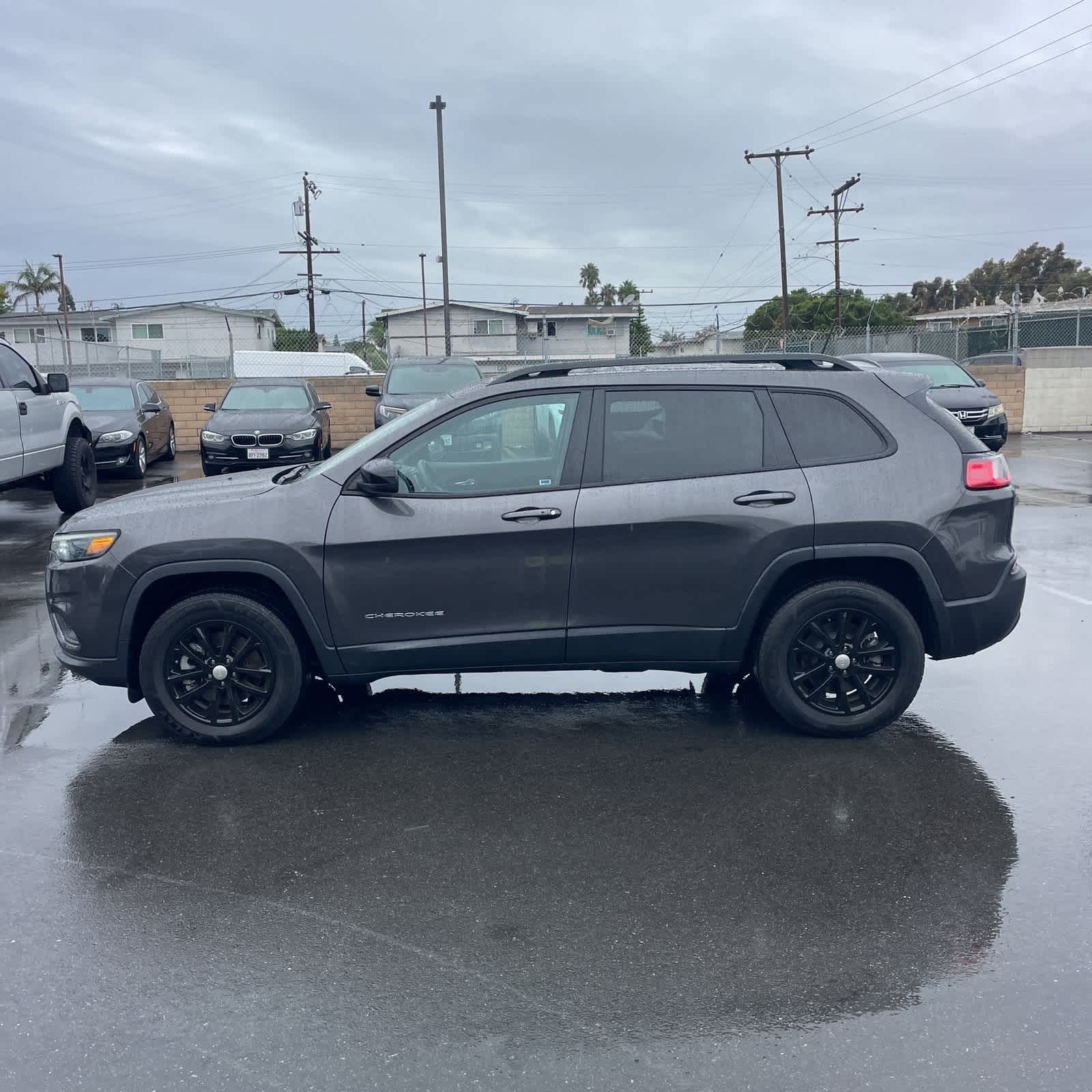 2022 Jeep Cherokee Latitude Lux photo 2
