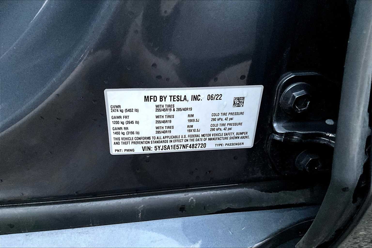 Thumbnail: 2022 Tesla Model S - 21