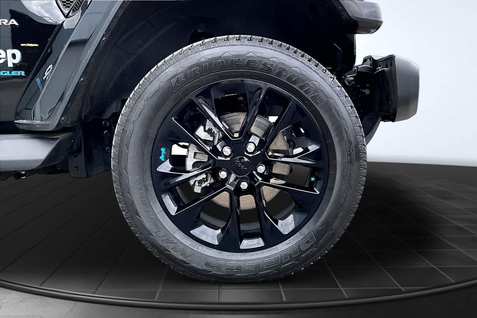 Thumbnail: 2023 Jeep Wrangler - 33