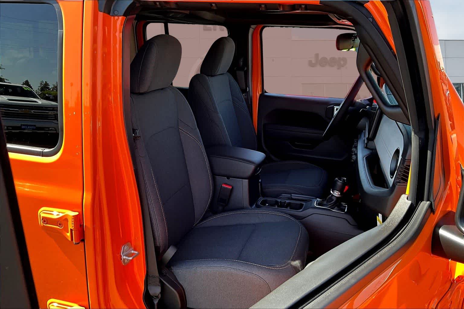 Thumbnail: 2025 Jeep Gladiator - 14