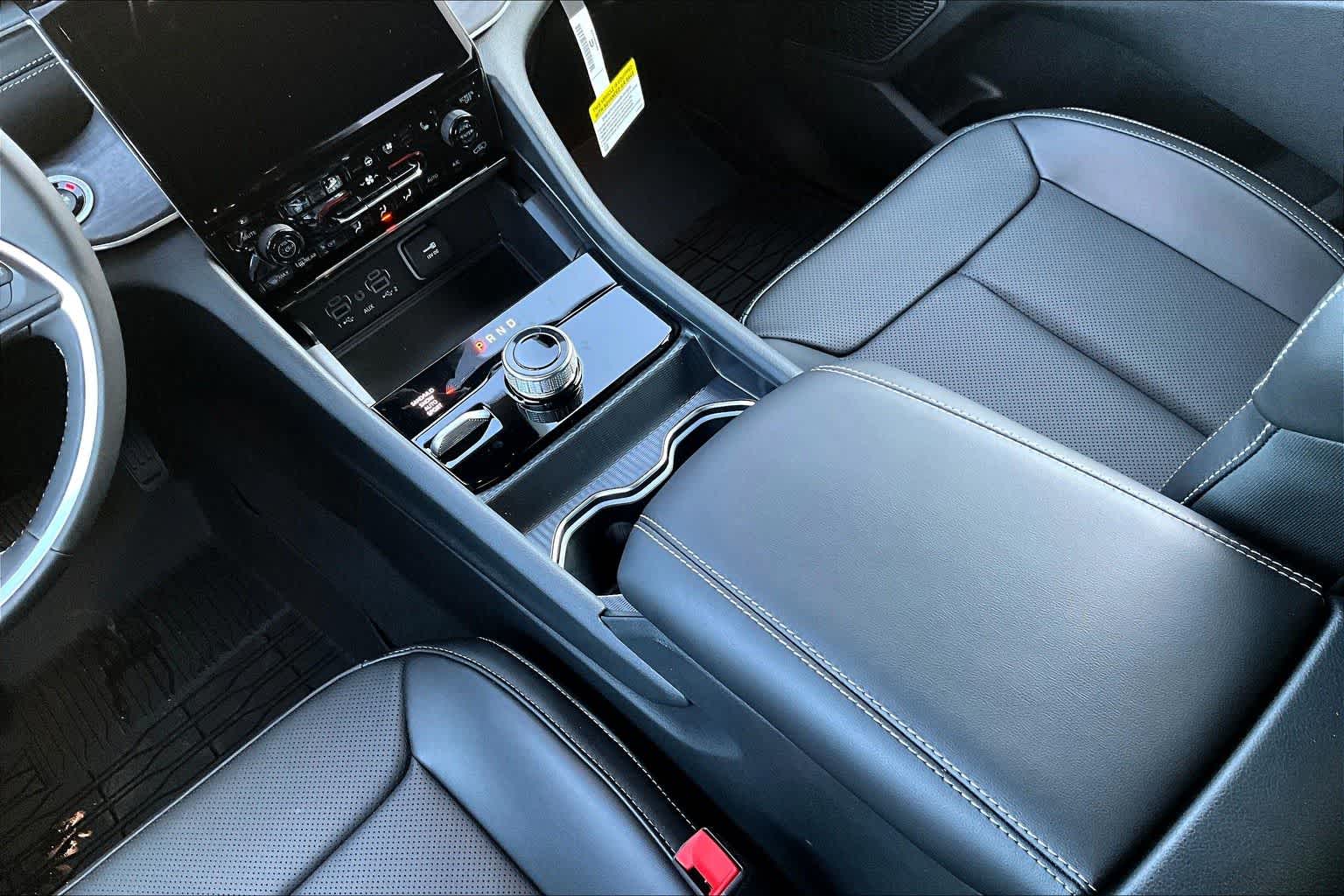 Thumbnail: 2025 Jeep Grand Cherokee - 17