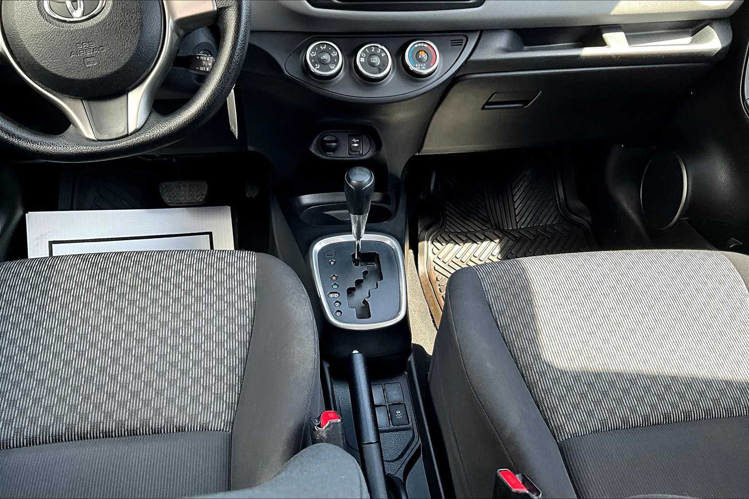 Thumbnail: 2016 Toyota Yaris - 14