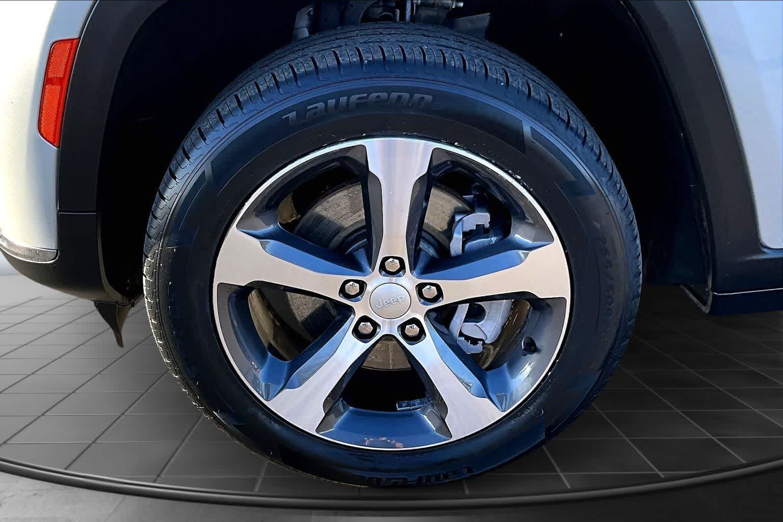 Thumbnail: 2023 Jeep Grand Cherokee L - 8