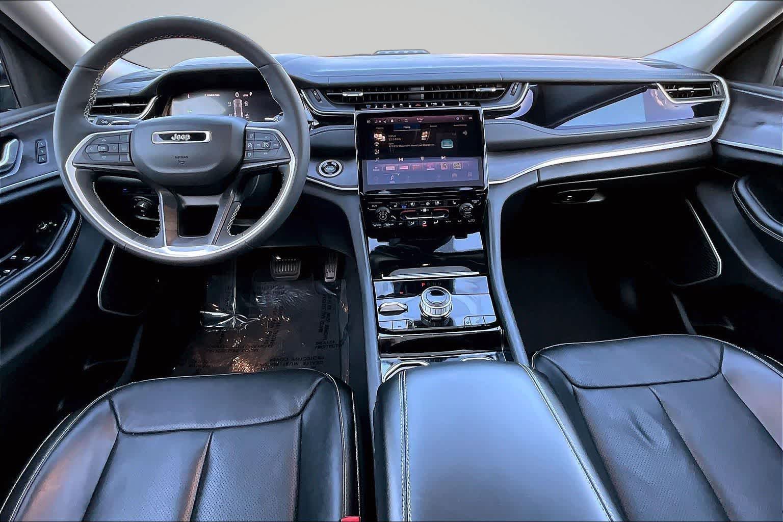 Thumbnail: 2023 Jeep Grand Cherokee - 10