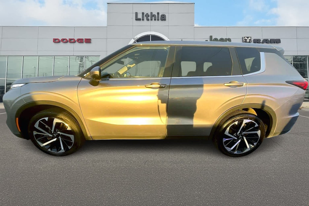 Used 2024 Mitsubishi Outlander SE SUV