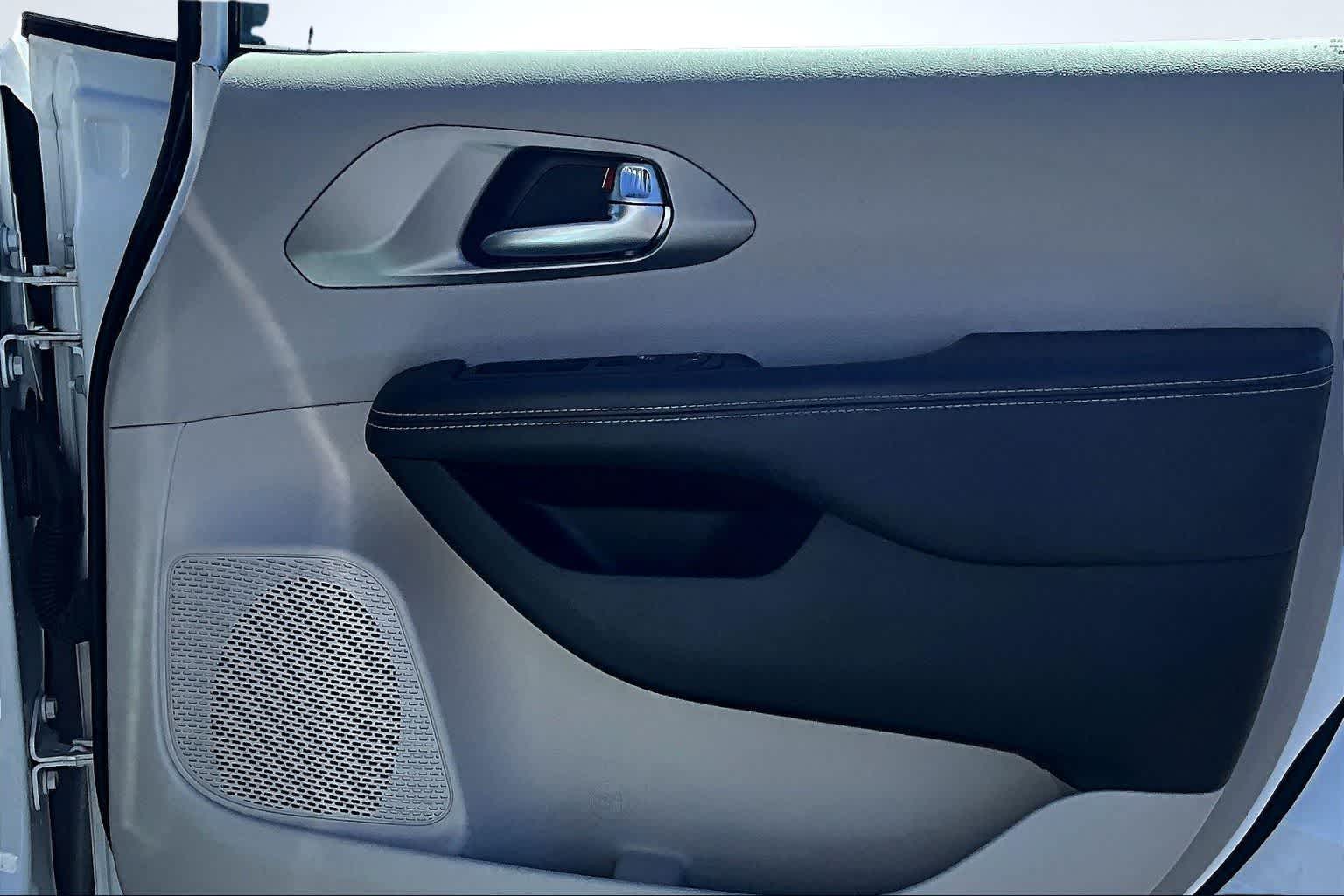 Thumbnail: 2024 Chrysler Pacifica - 29