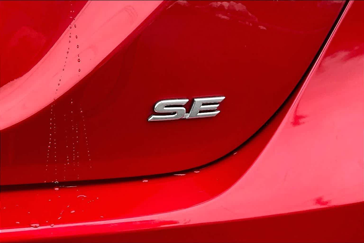 Thumbnail: 2019 Toyota Camry - 7