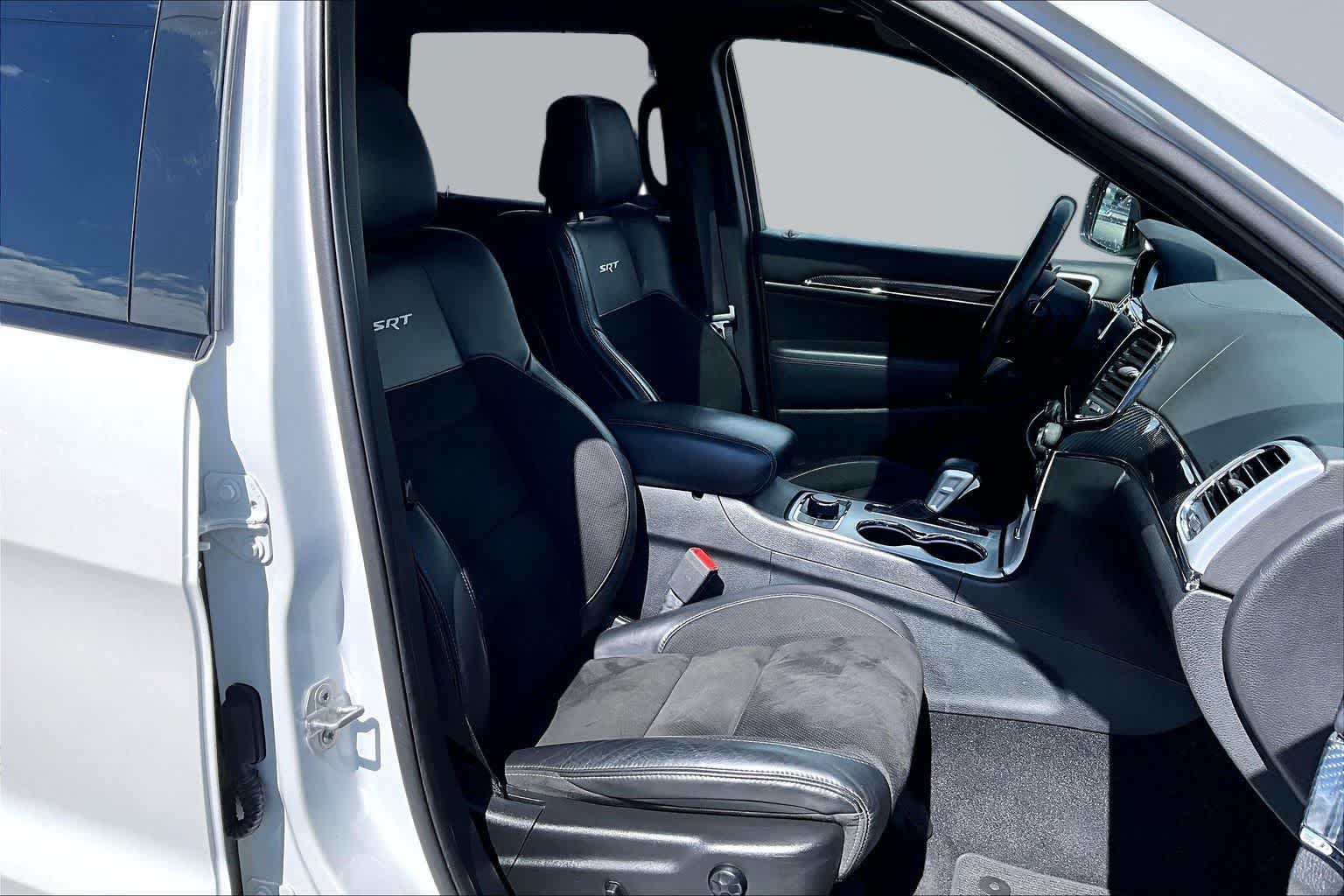 Thumbnail: 2019 Jeep Grand Cherokee - 14