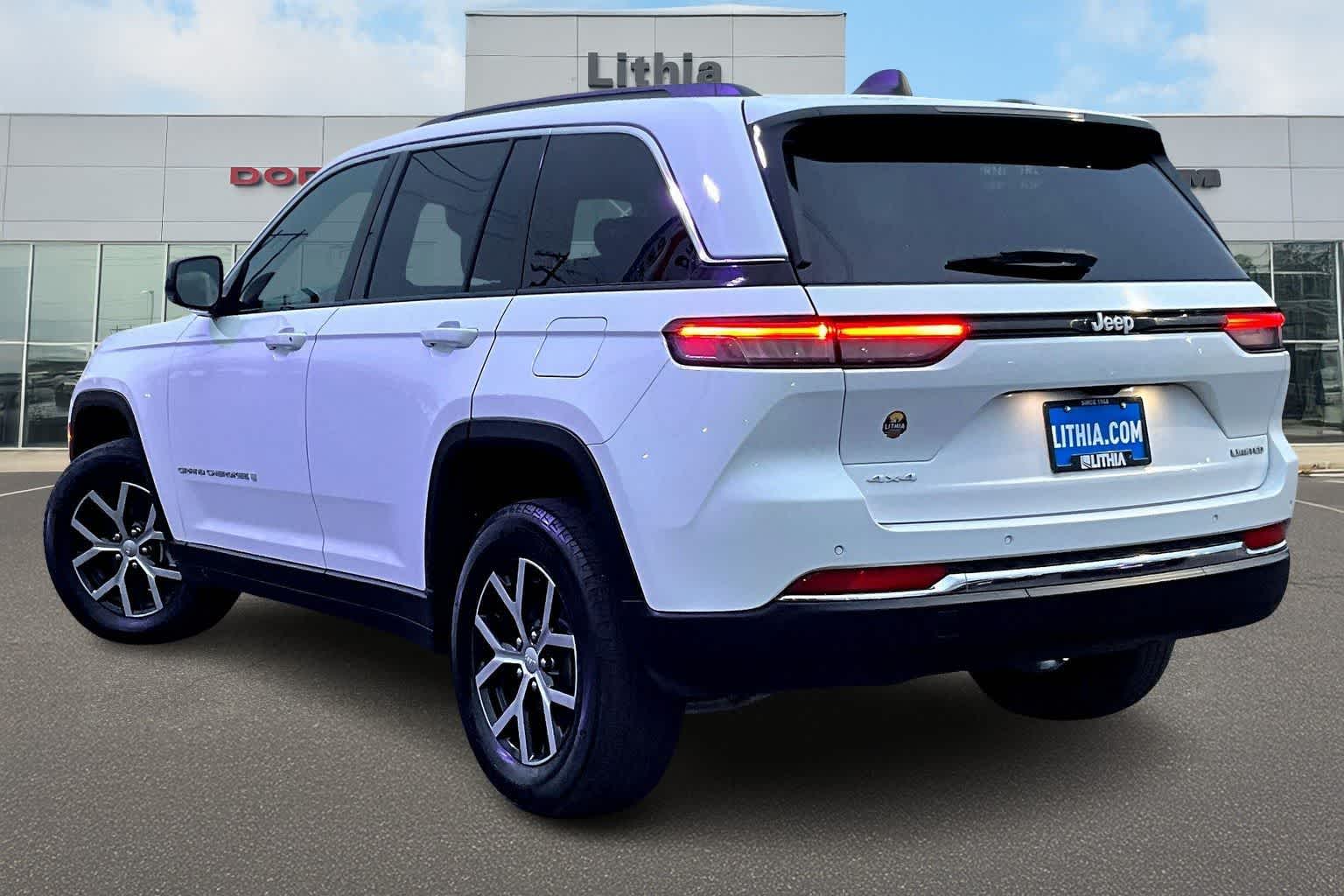 Thumbnail: 2024 Jeep Grand Cherokee - 4