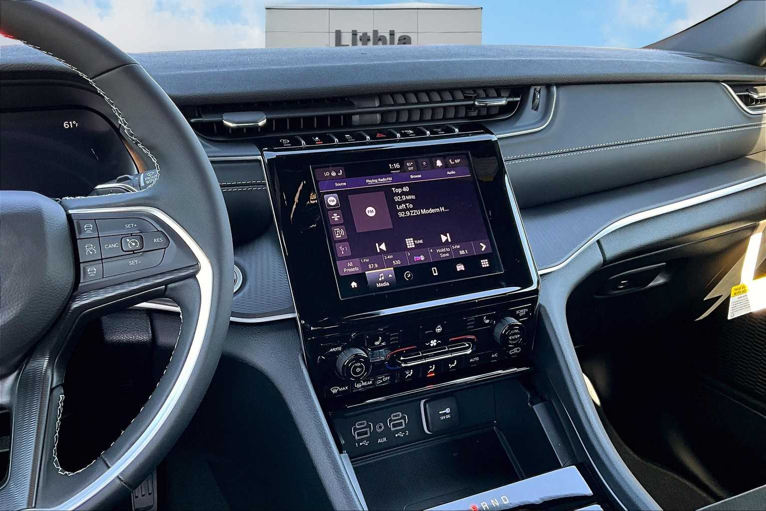 2025 Jeep Grand Cherokee Altitude X photo 4