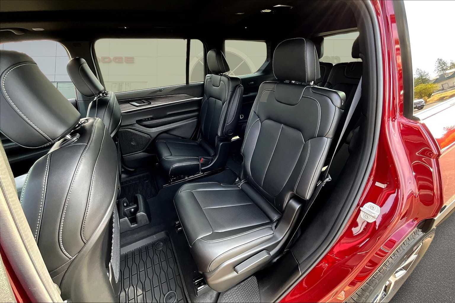 Thumbnail: 2025 Jeep Grand Cherokee L - 13