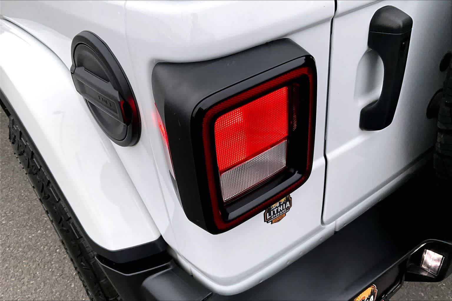 Thumbnail: 2023 Jeep Wrangler - 32