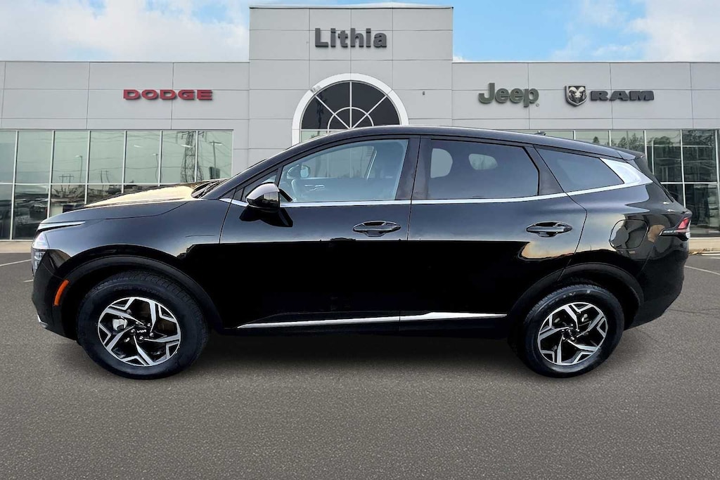 Used 2024 Kia Sportage LX SUV