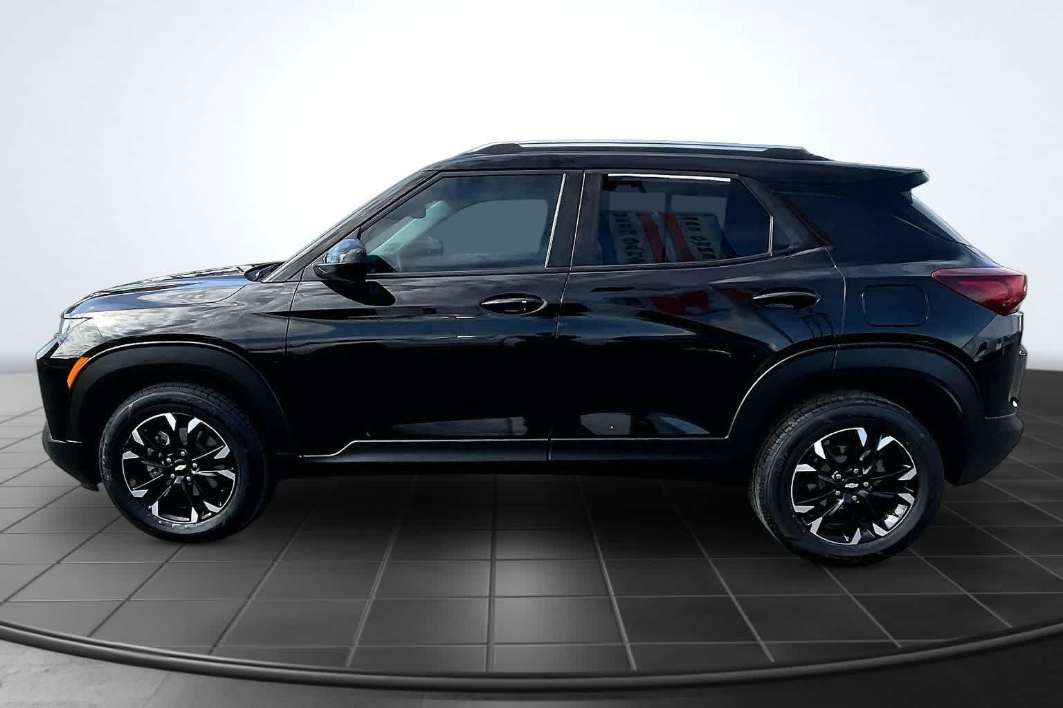 Thumbnail: 2023 Chevrolet TrailBlazer - 2