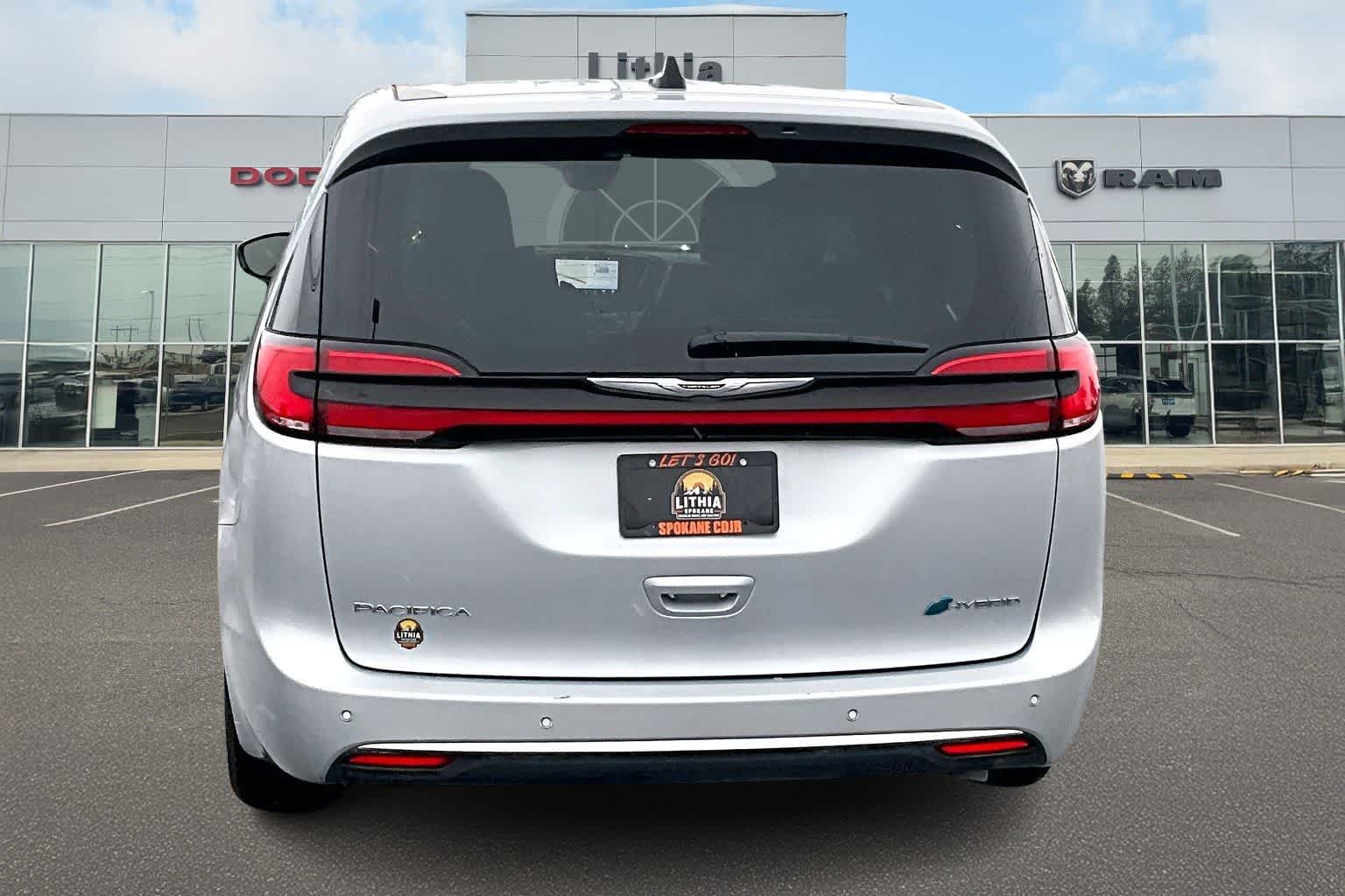 Thumbnail: 2024 Chrysler Pacifica - 5
