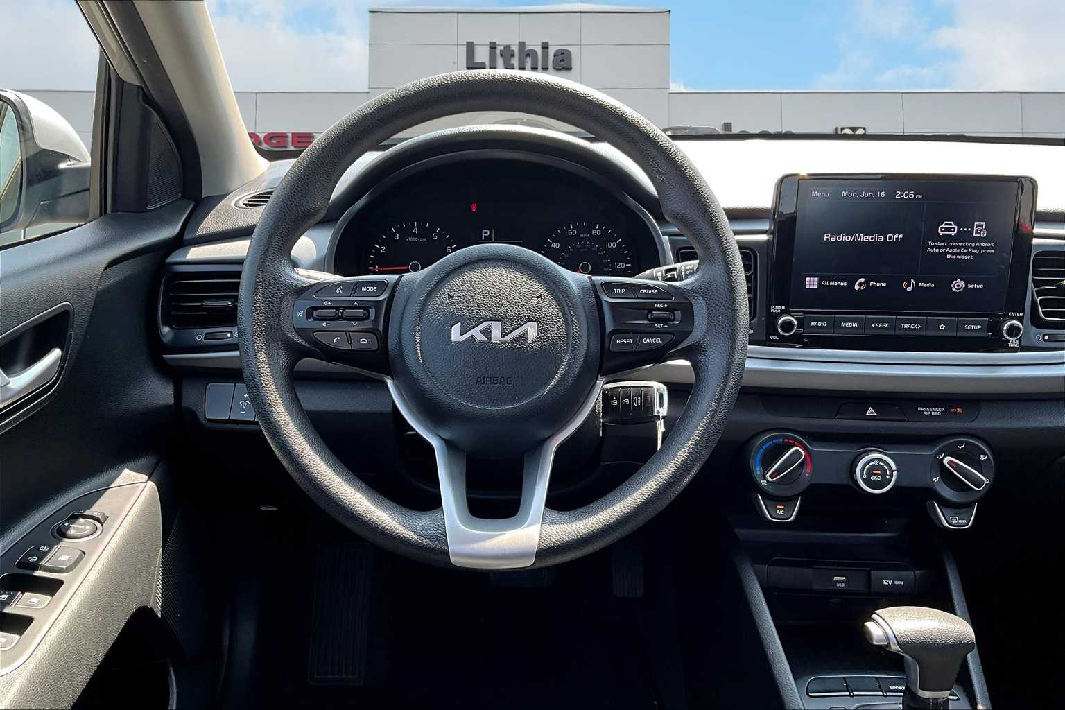Thumbnail: 2022 Kia Rio - 13