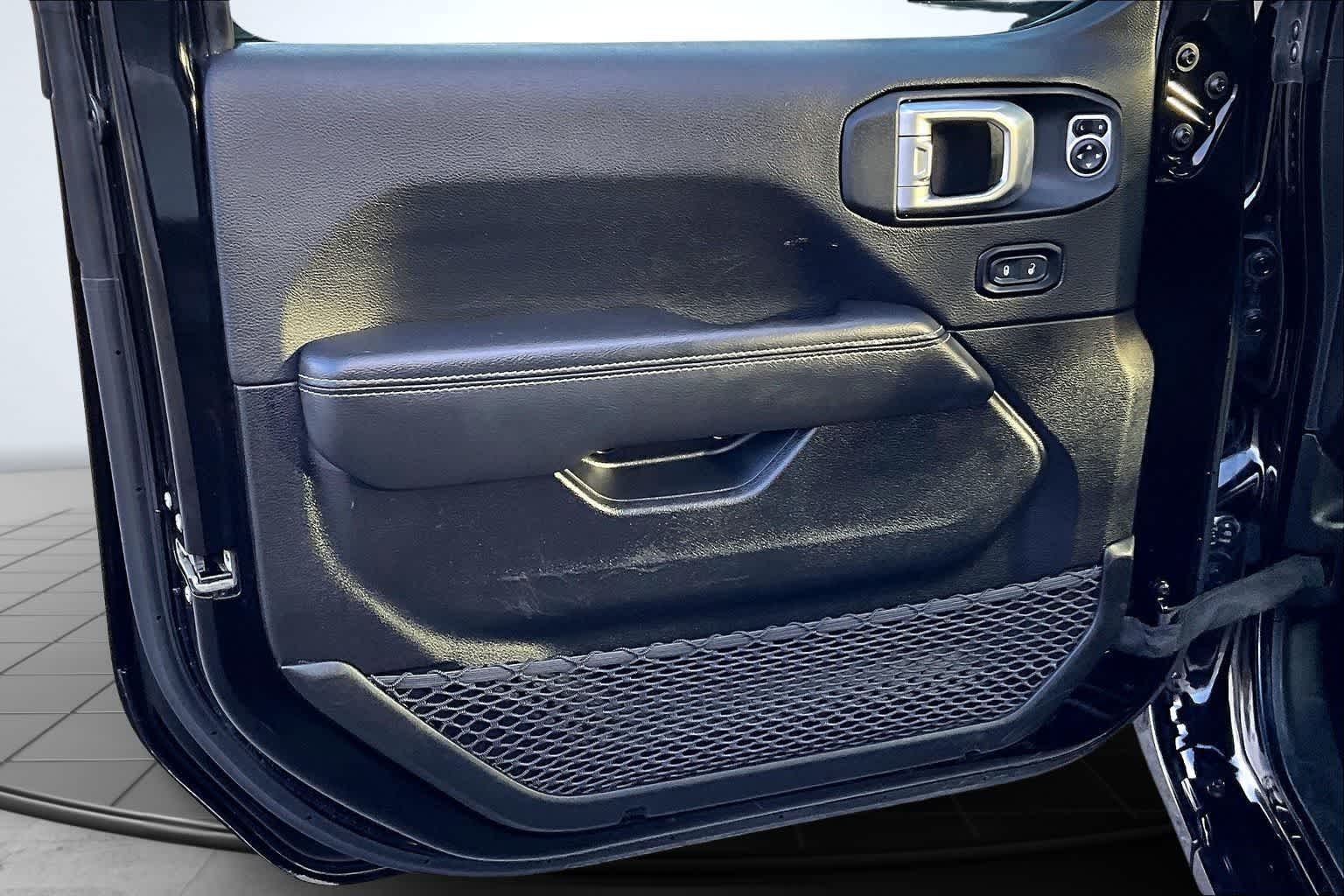 Thumbnail: 2023 Jeep Wrangler - 28