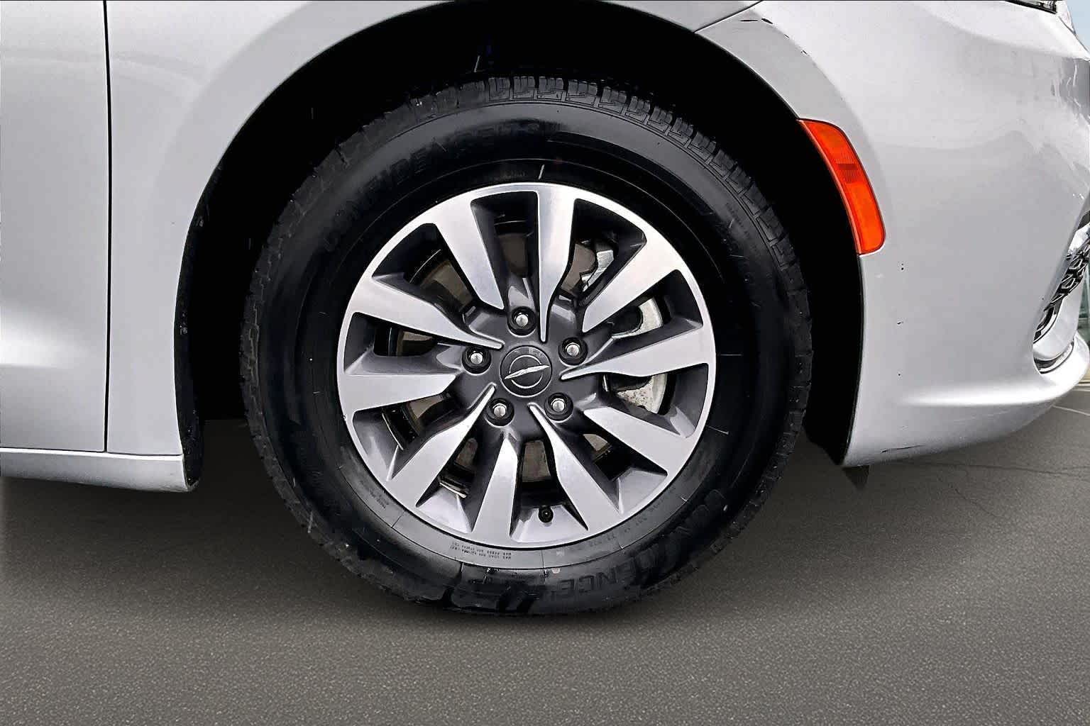 Thumbnail: 2024 Chrysler Pacifica - 35