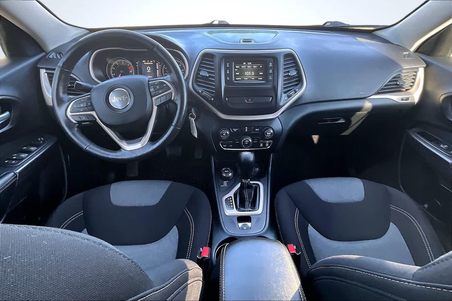 Thumbnail: 2016 Jeep Cherokee - 10