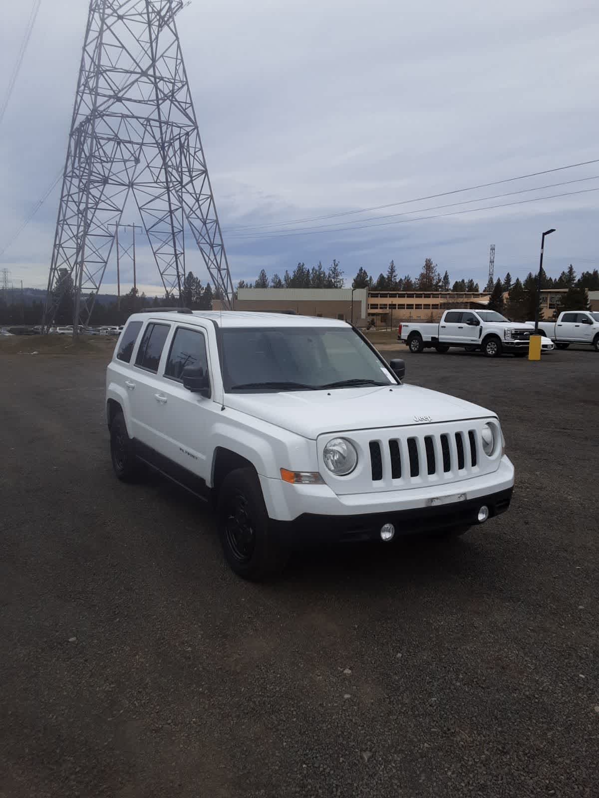 Thumbnail: 2016 Jeep Patriot - 3