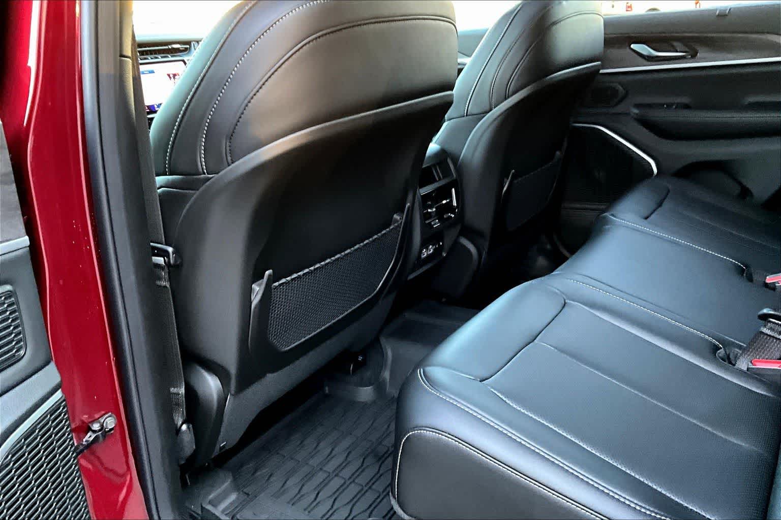 Thumbnail: 2025 Jeep Grand Cherokee - 12